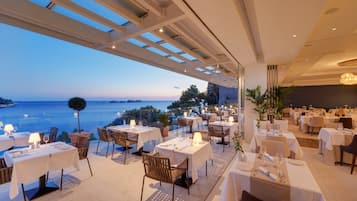 2 ristoranti; aperti a colazione, a pranzo e a cena