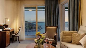 Deluxe Suite, 1 Bedroom, Balcony, Sea View | Living area | LED TV, pay films