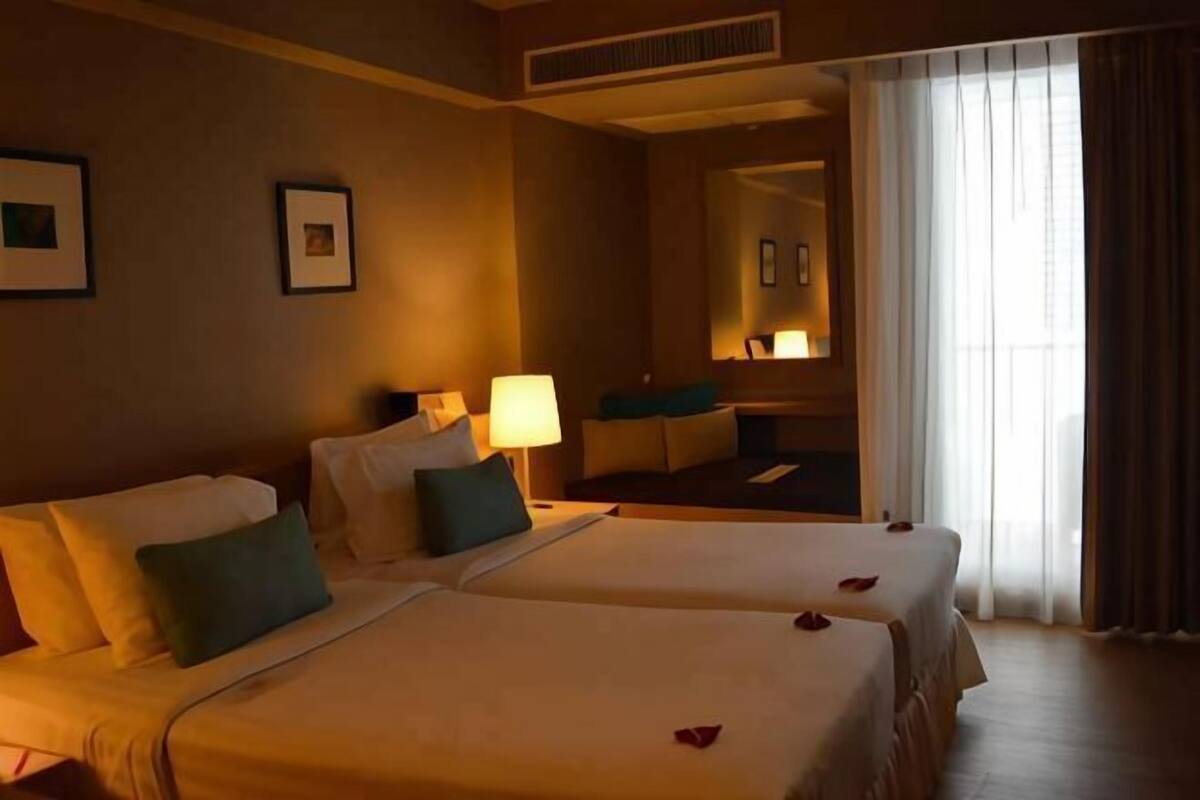 In-room safe, desk, blackout curtains, free WiFi