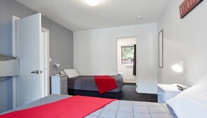 Apartemen, Beberapa Tempat Tidur | Setrika/meja setrika, Wi-Fi gratis, dan seprai linen