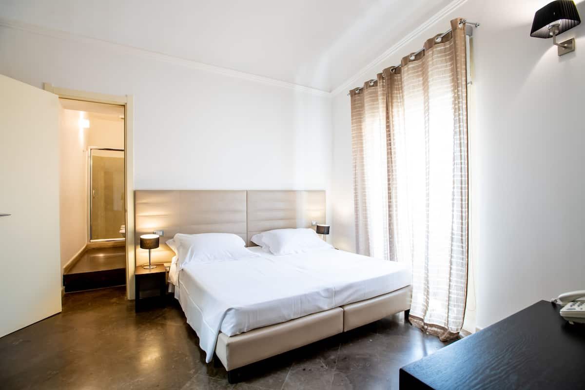1 chambre, minibar, coffres-forts dans les chambres