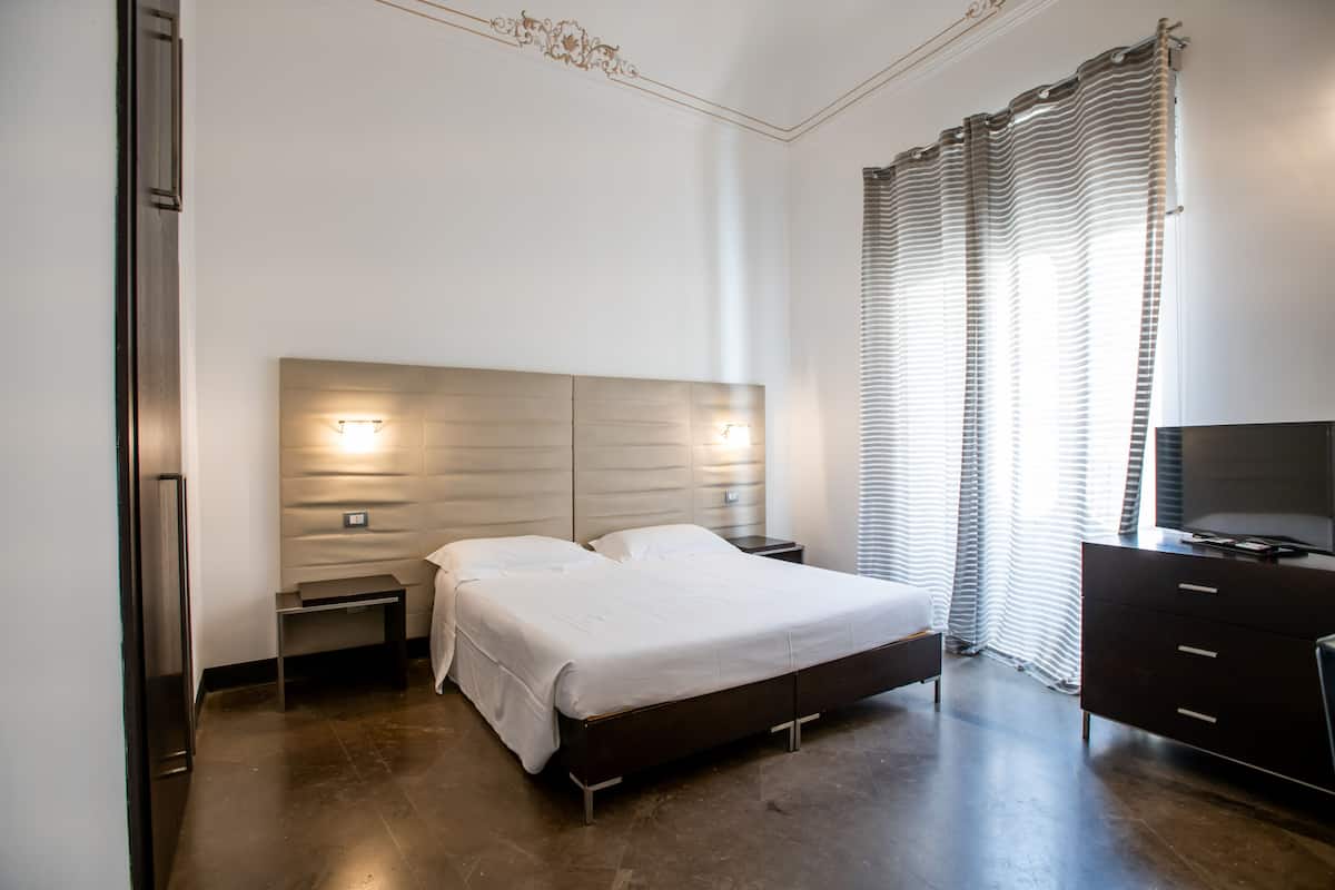 1 chambre, minibar, coffres-forts dans les chambres