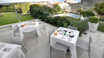 TĂ€gliches inbegriffenes FrĂŒhstĂŒcksbuffet