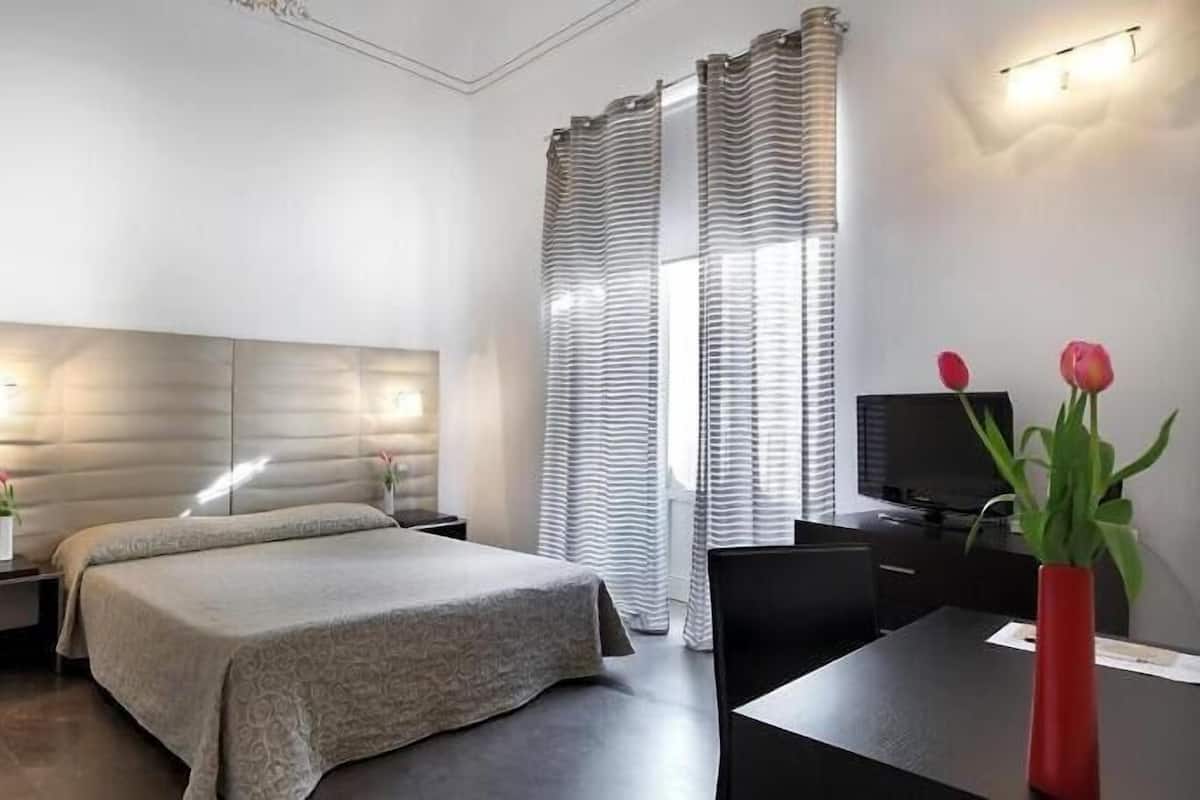 Minibar, in-room safe, individually furnished, iron/ironing board