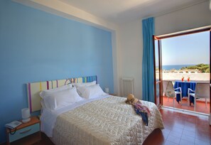 خزنة داخل الغرفة ومكتب وواي فاي مجانًا وملاءات أسرّة