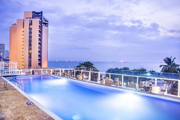 3 outdoor pools, pool umbrellas, pool loungers