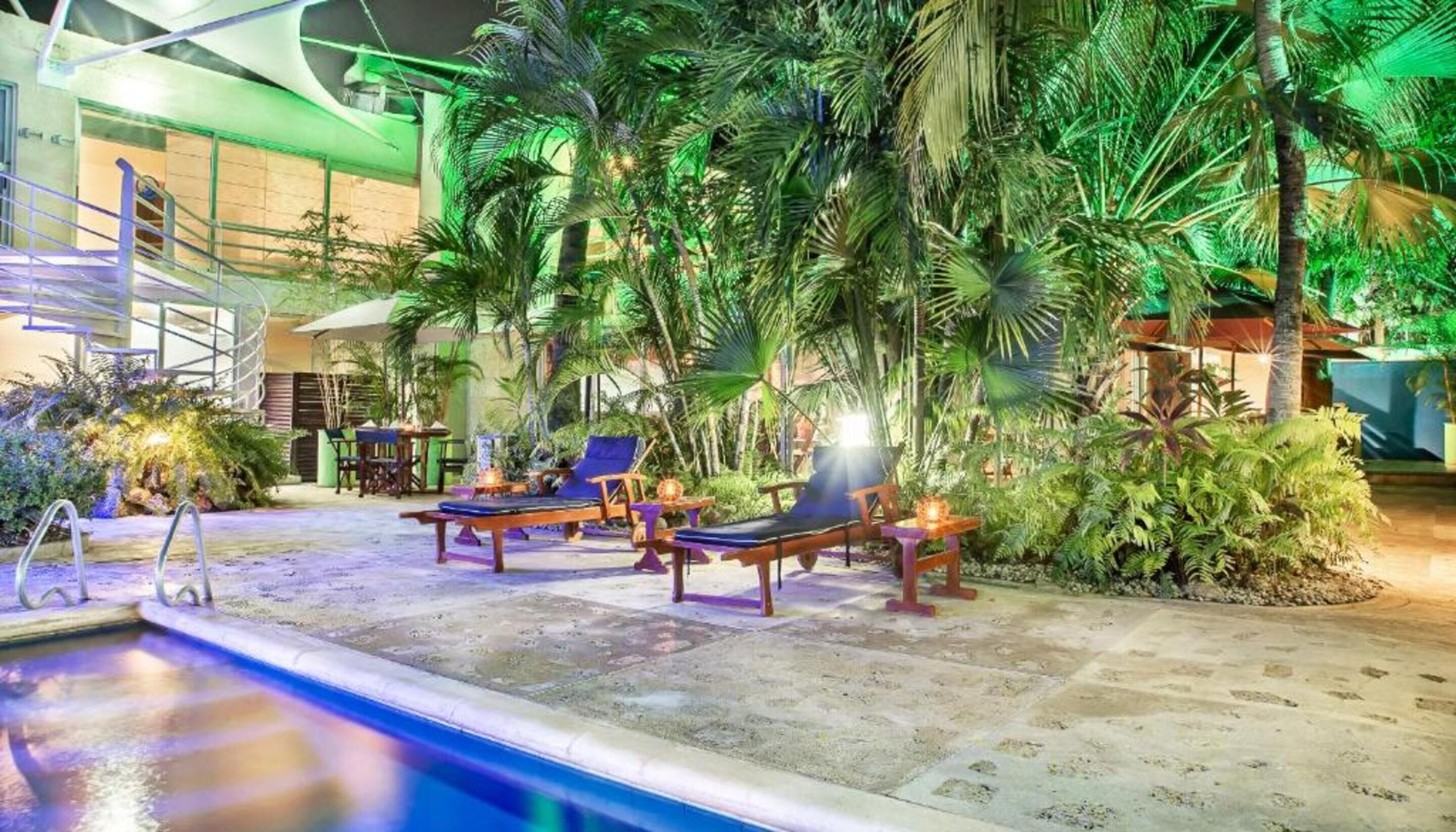 outdoor pool, pool loungers