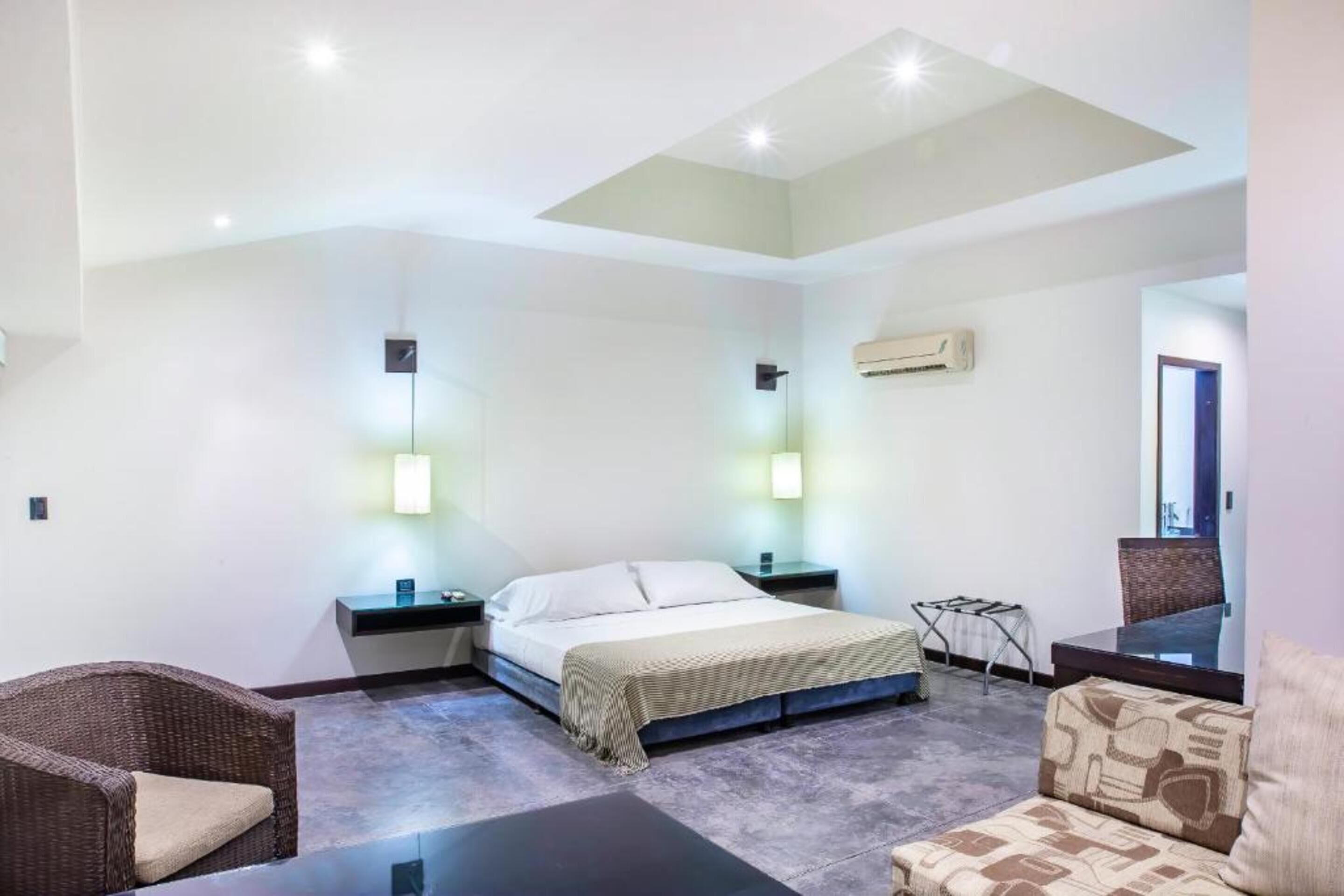 suite room | 1 bedroom, premium bedding, down duvets, in-room safe