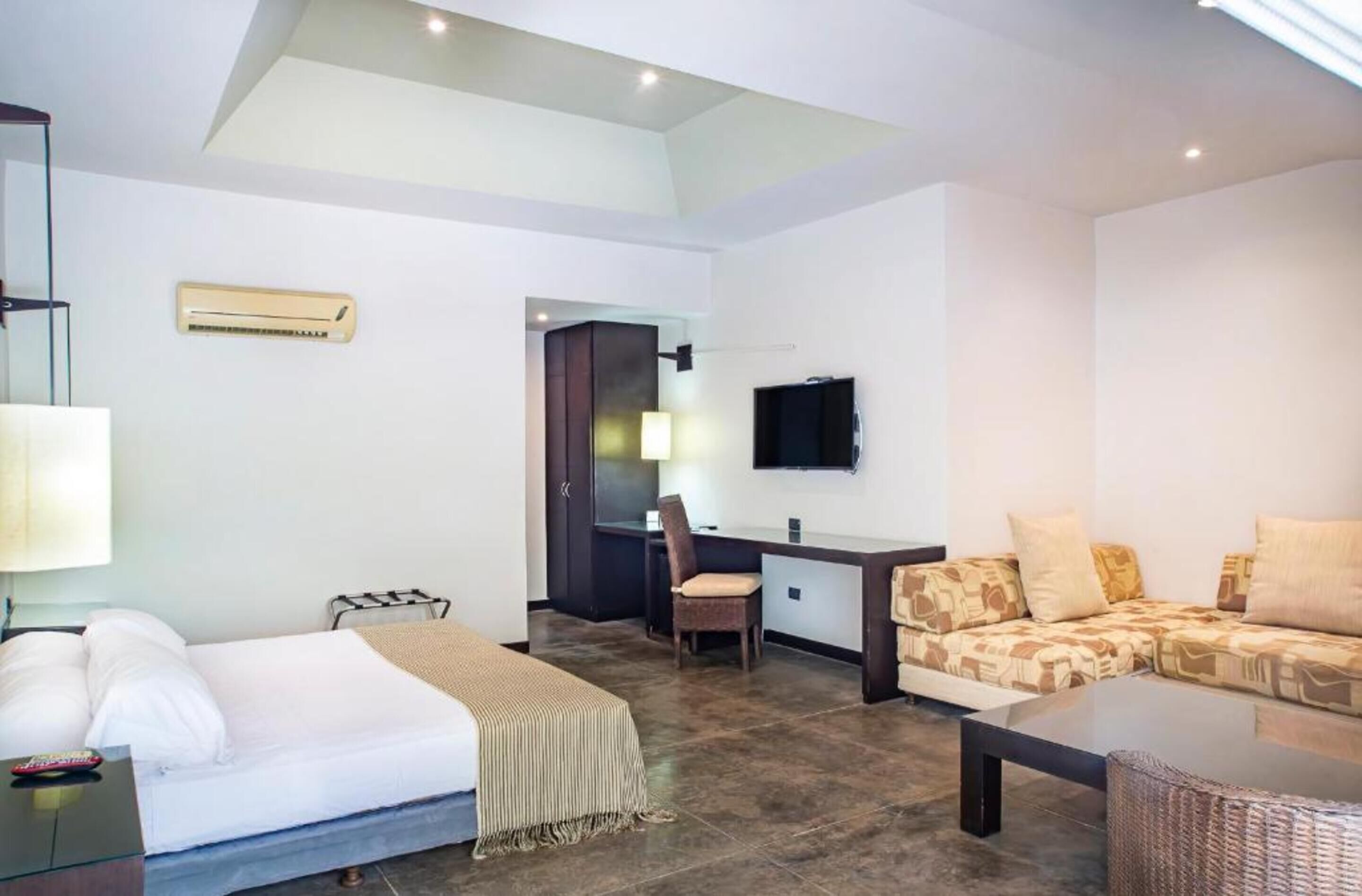 suite room | 1 bedroom, premium bedding, down duvets, in-room safe
