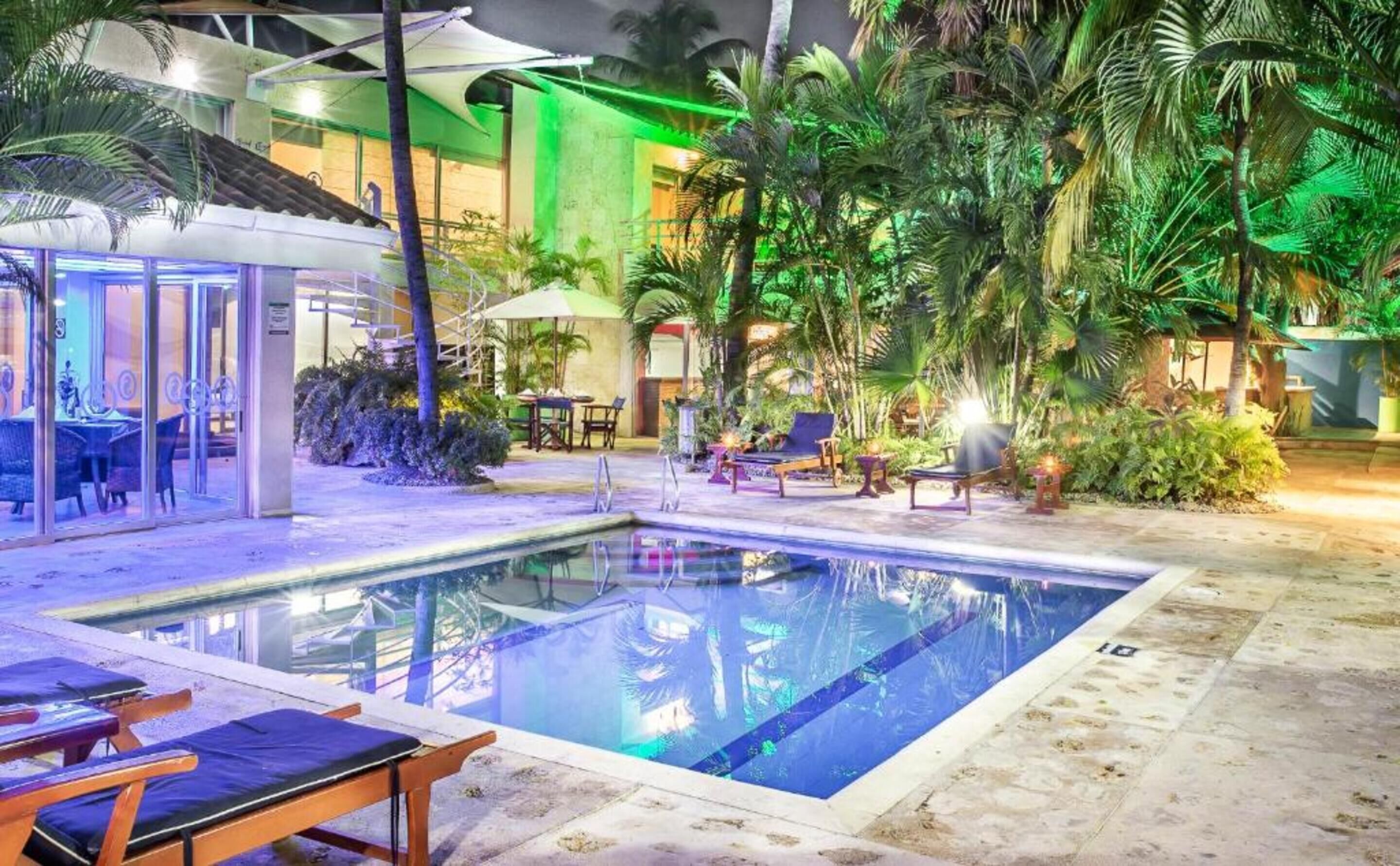 outdoor pool, pool loungers