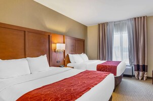 1 bedroom, premium bedding, desk, laptop workspace