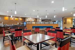 Desayuno buffet incluido todos los días 