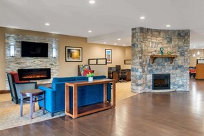 Lobby - Comfort Suites Byron Warner Robins (Byron)