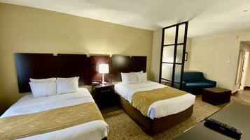 Premium bedding, desk, iron/ironing board, free cots/infant beds