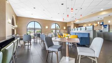 Colazione a buffet inclusa, servita tutte le mattine