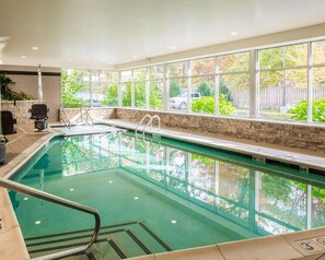 Indoor pool, pool loungers