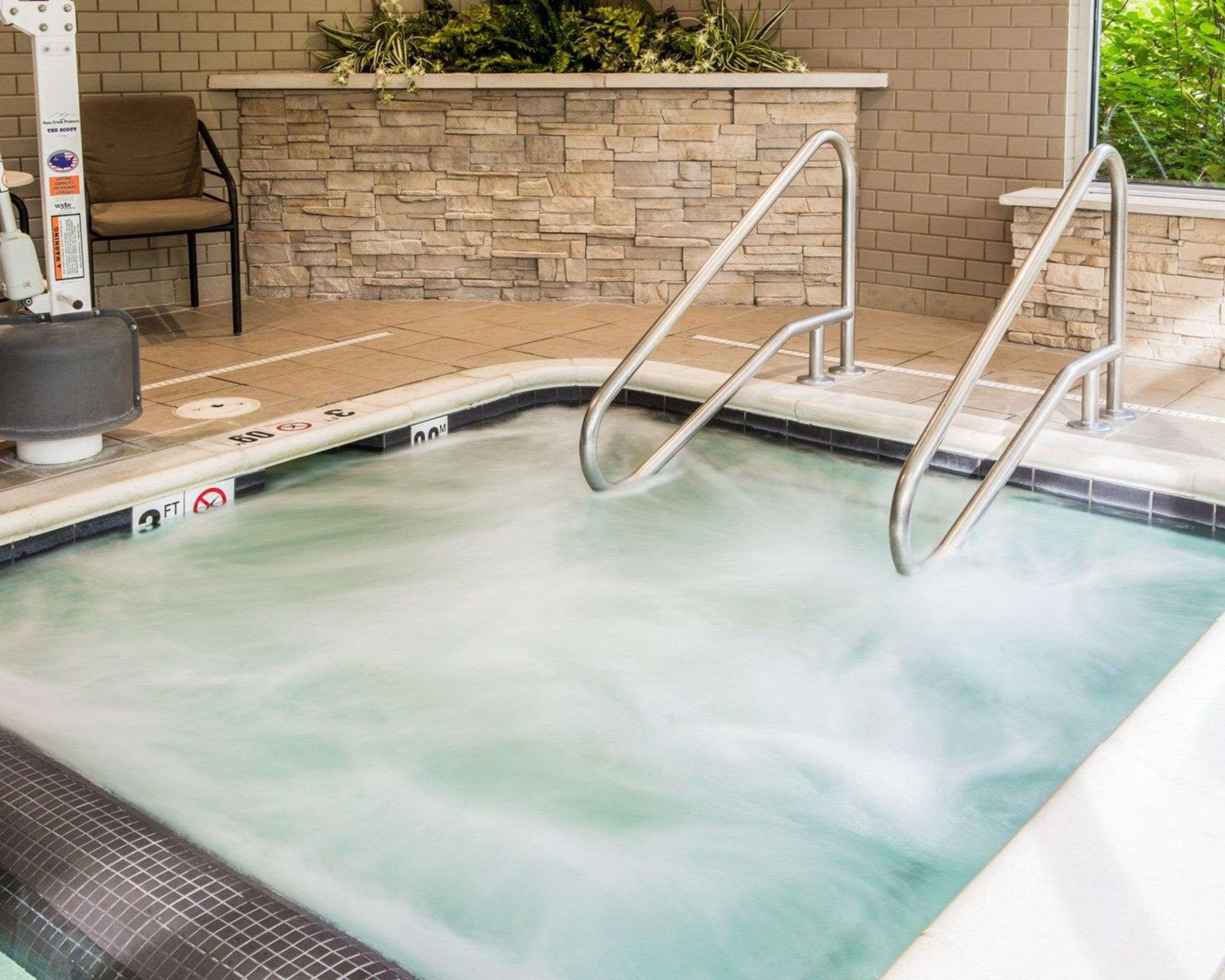 indoor pool, pool loungers