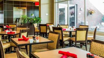 Breakfast, lunch and dinner served