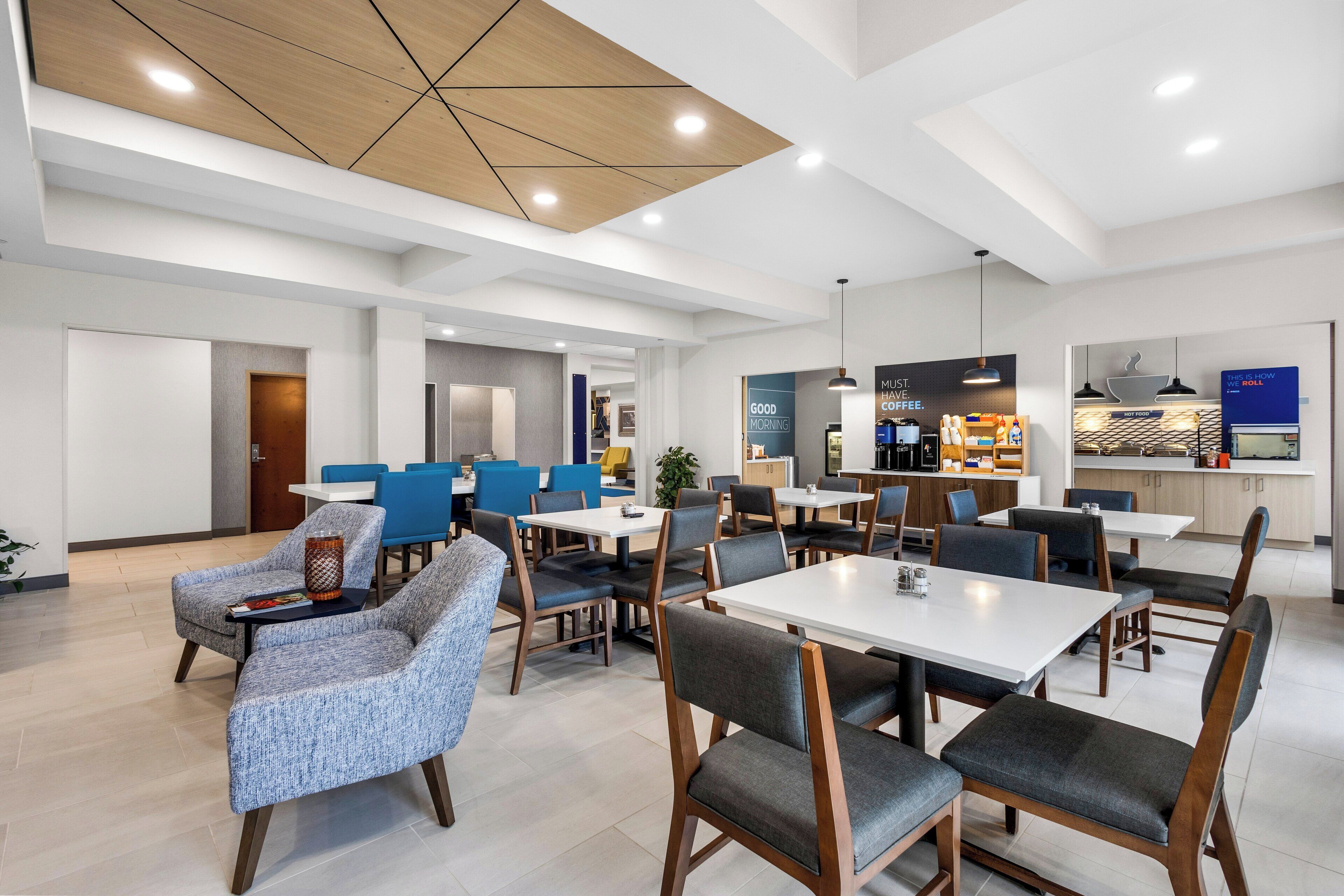 free buffet breakfast