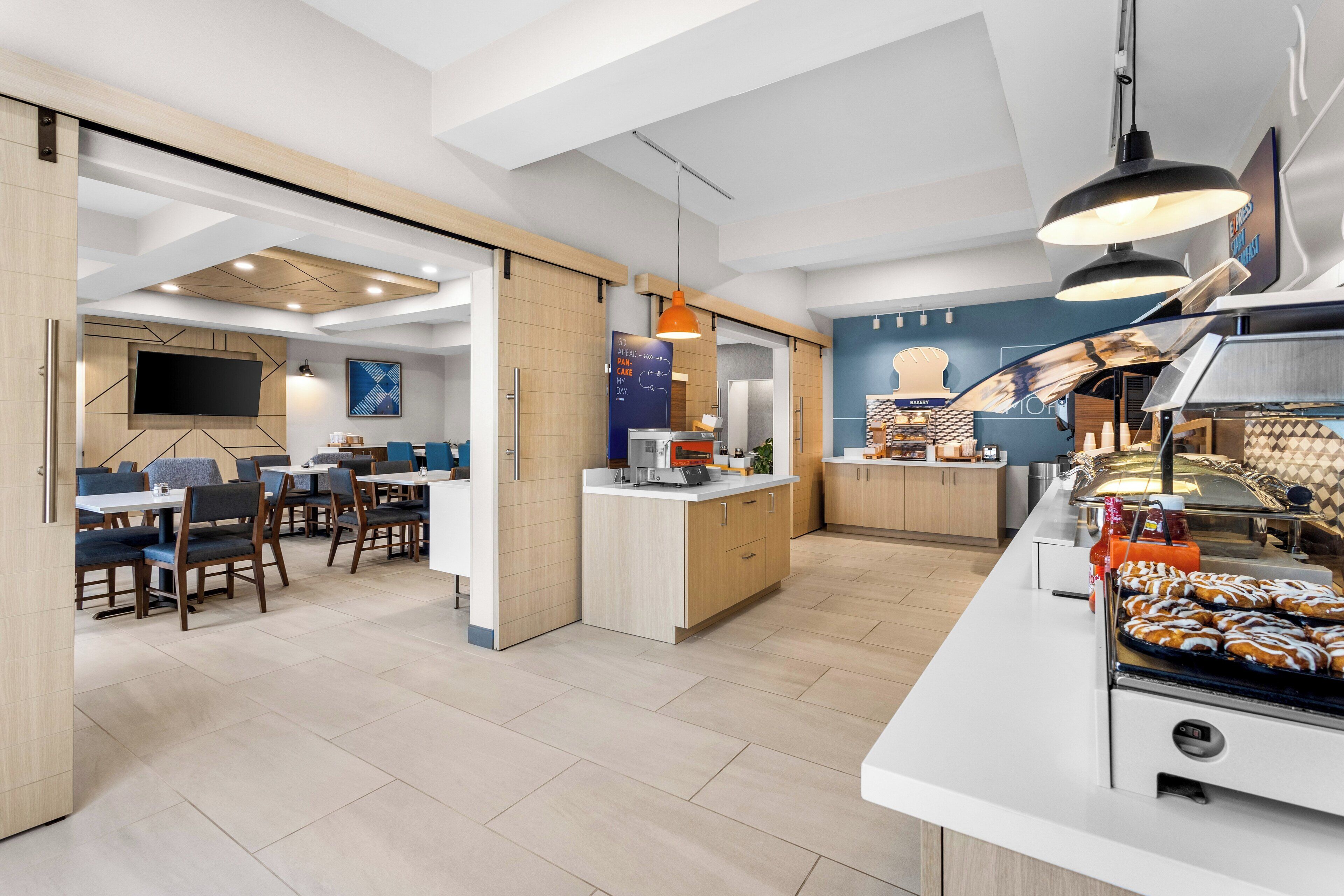 free buffet breakfast