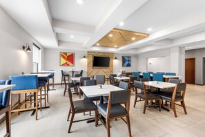 Free buffet breakfast - Holiday Inn Express Hotel & Suites Van Wert by IHG (Van Wert)