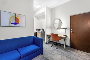 Suite, 1 Bedroom, Accessible (Comm, Accessible Tub) | Desk, iron/ironing board, free cribs/infant beds, rollaway beds