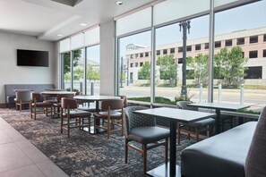 Breakfast, lunch, dinner served; American cuisine 