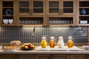 Petit déjeuner buffet compris tous les jours