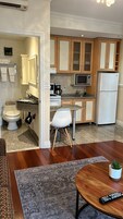Suite, 1 Queen Bed with Sofa bed | Bathroom | Combined shower/tub, designer toiletries, hair dryer, towels