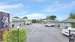 Parking gratuit, parking avec voiturier