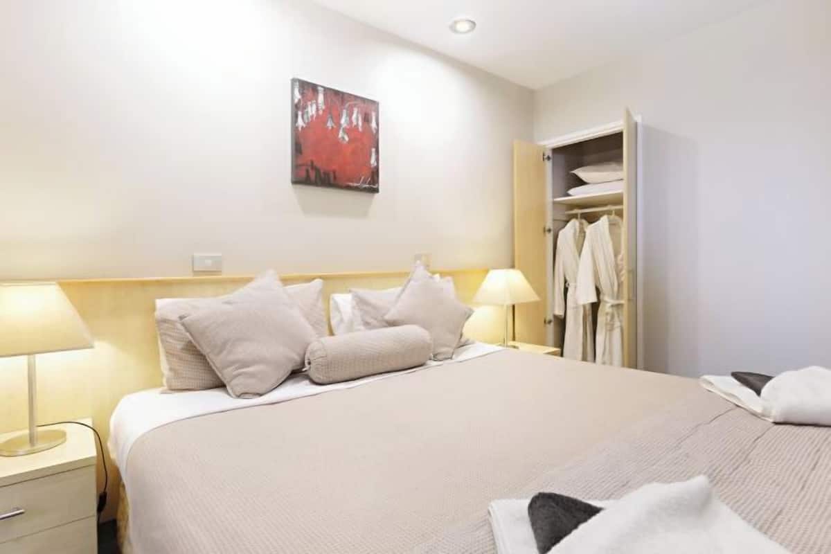 Egyptian cotton sheets, premium bedding, Select Comfort beds