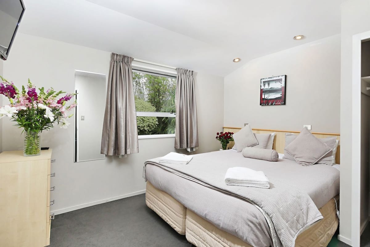 Egyptian cotton sheets, premium bedding, Select Comfort beds