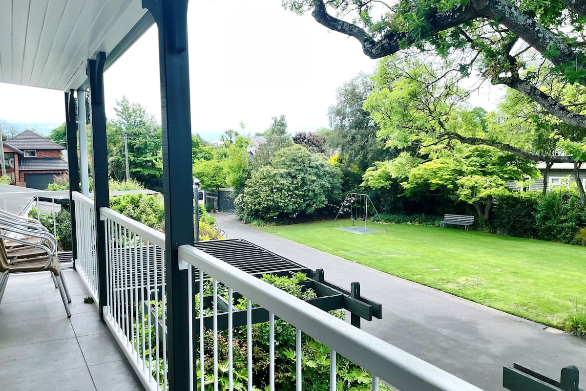 Superior Apartment, 2 Bedrooms, Balcony, Garden View | Pemandangan balkoni