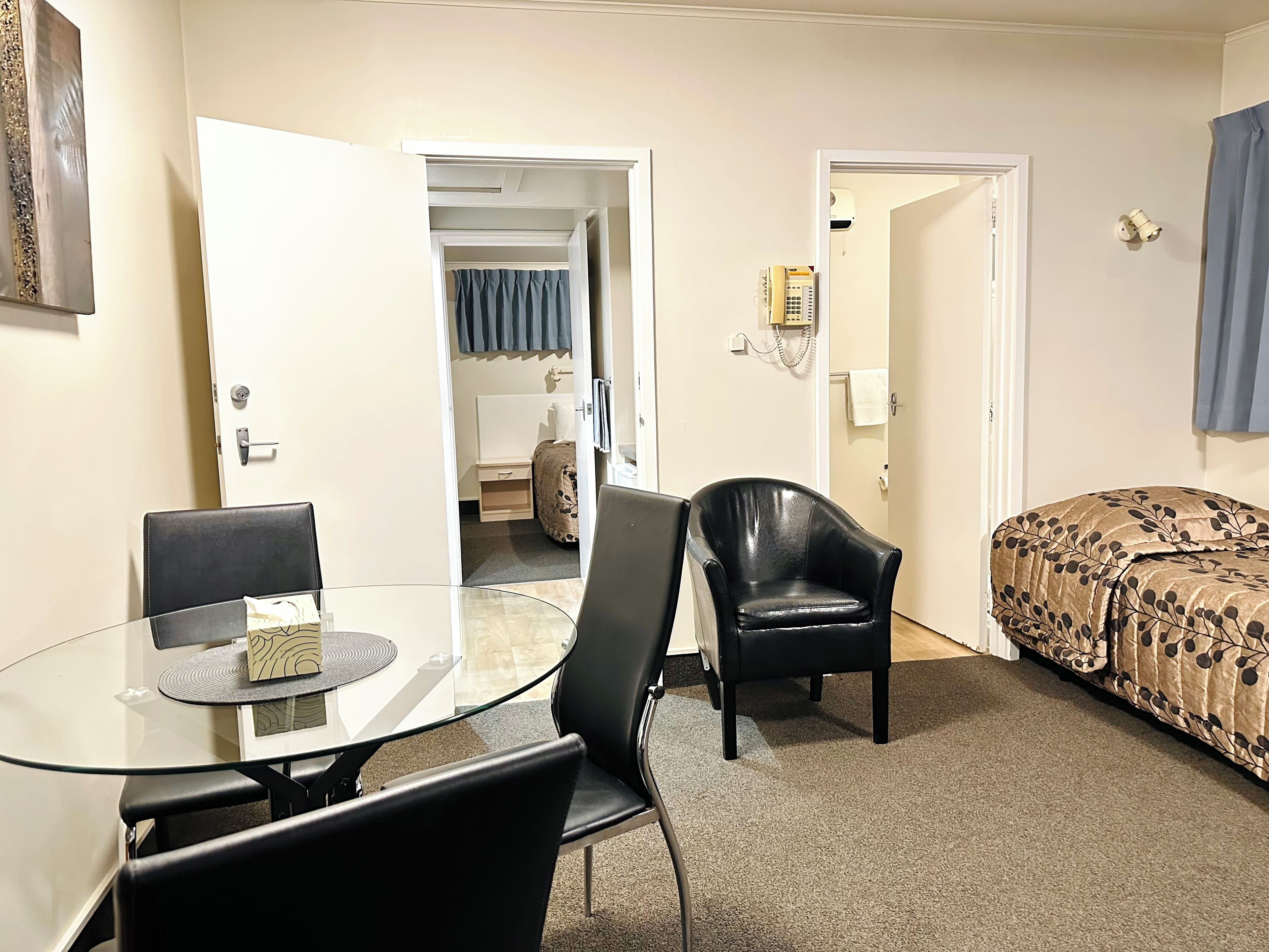 Suite – executive, 1 soverom | Oppholdsområde | LCD-TV