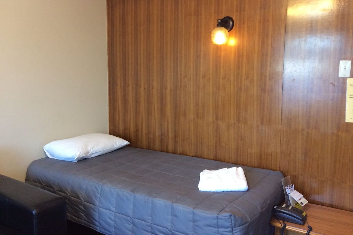Double Room | Desk, iron/ironing board (on request), rollaway beds (surcharge)