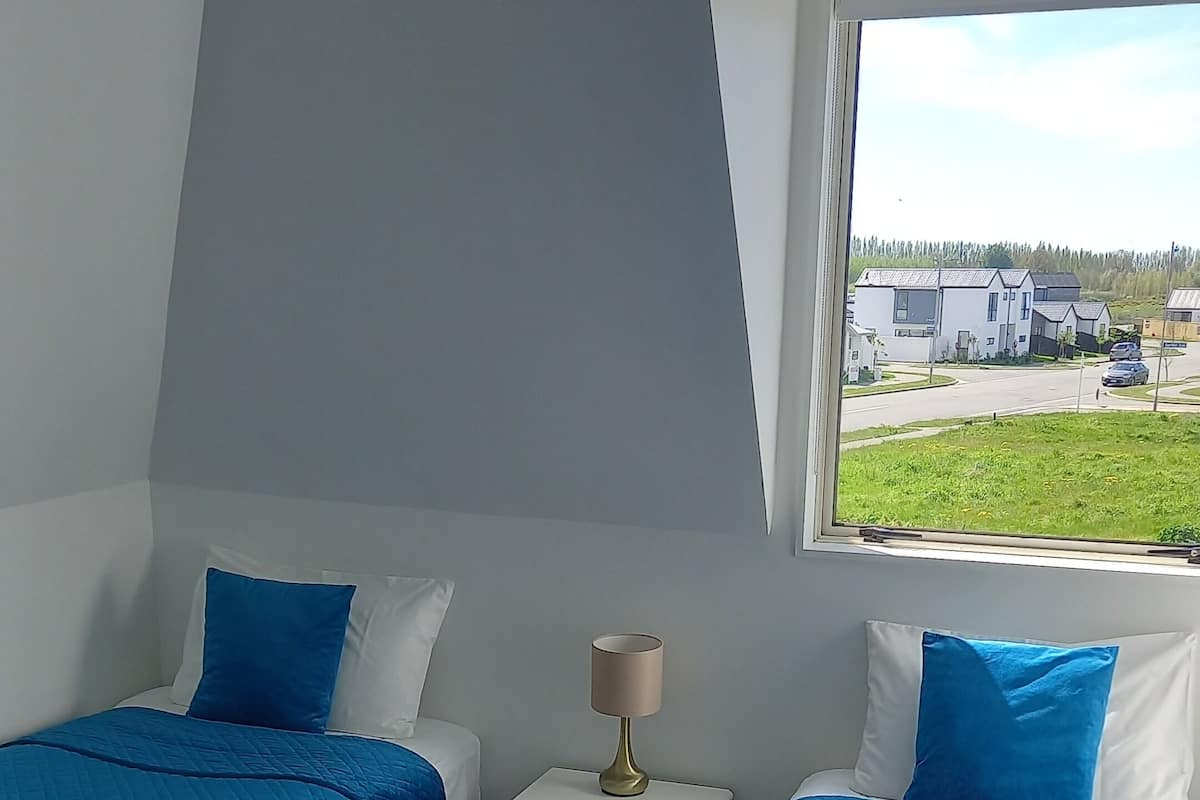 Suite, 3 Schlafzimmer | 1 Schlafzimmer, Verdunkelungsvorhänge, Bügeleisen/Bügelbrett, Babybetten