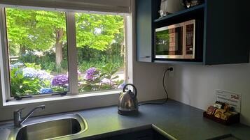 One Bedroom Family Unit | Private kitchen