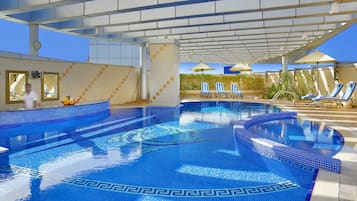 Outdoor pool, open 9:00 AM to 6:00 PM, sun loungers