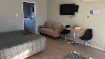 Standard Studio, Non Smoking, Kitchenette (Standard Studio - Twin) | Desk, soundproofing, iron/ironing board, cribs/infant beds