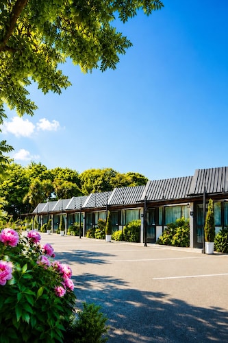 Gothic Heights Motel