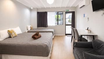 Superior Studio, Non Smoking, Kitchenette (Superior Studio - Twin) | Desk, soundproofing, iron/ironing board, cribs/infant beds