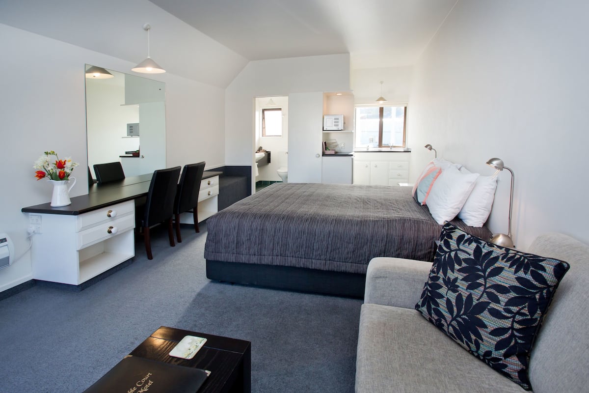 Standaard studio | 1 slaapkamer, een strijkplank/strijkijzer, gratis wifi, beddengoed