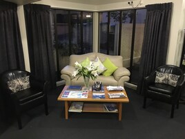 Daily continental breakfast (NZD 16.00 per person)