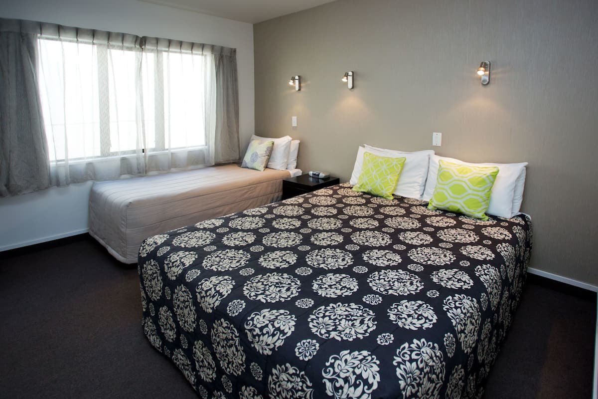 1 slaapkamer, een strijkplank/strijkijzer, gratis wifi, beddengoed