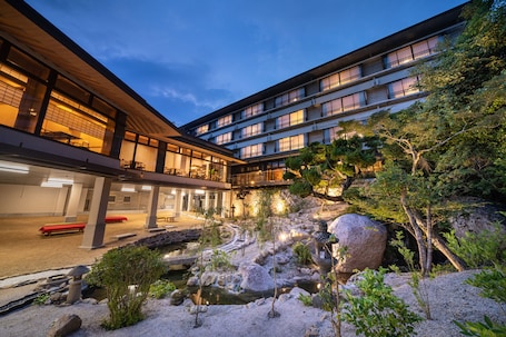 Exterior. Miyajima Grand Hotel Arimoto