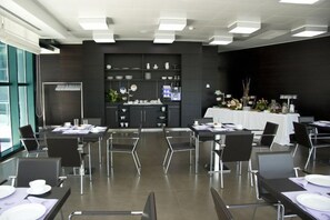 Desayuno buffet incluido todos los días 