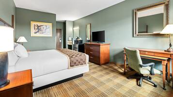 Habitación, 1 cama King size, para no fumadores | Escritorio, cortinas blackout y tabla de planchar con plancha