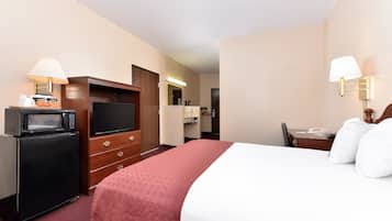 Room, 1 Queen Bed, Accessible, Non Smoking | Desk, blackout drapes, iron/ironing board, rollaway beds