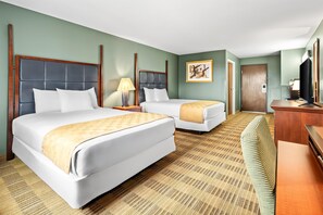 غرفة ديلوكس - سريران كبيران - لغير المدخنين | مكتب وستائر تعتيم ومكواة/لوح كي  وأسرّة قابلة للطي