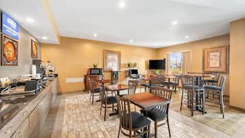 Frokost på farten er inkludert hver dag